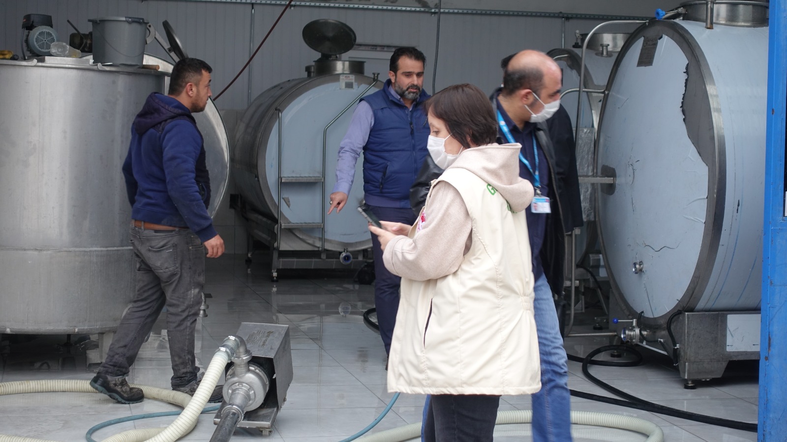 Kazanda süt banyosu yaptı, Bakanlık fabrikayı kapattı